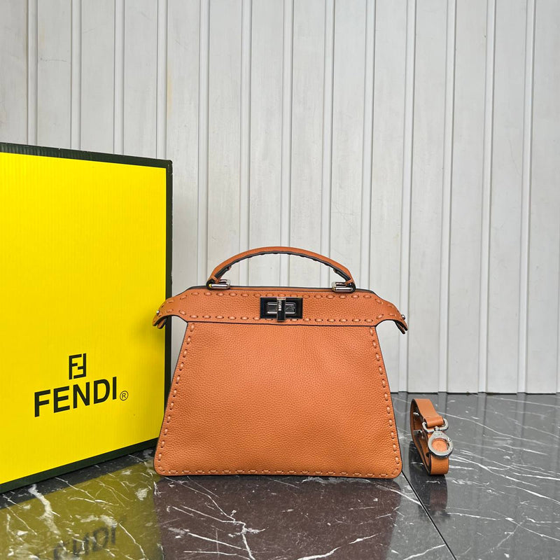 Fendi Peekaboo ISeeU Medium