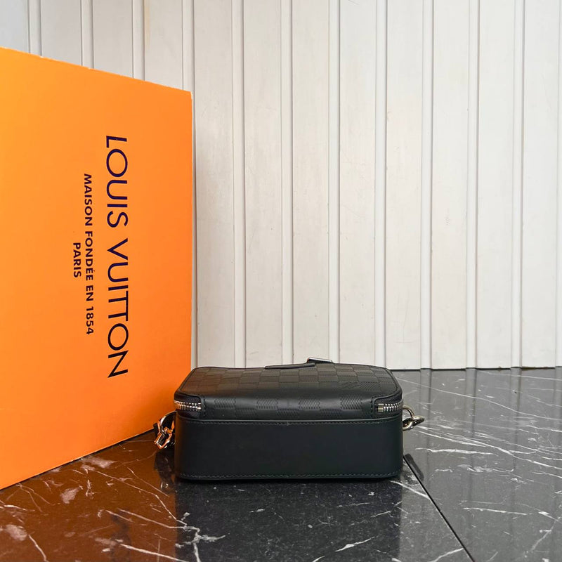 Louis Vuitton Alpha Wearable Wallet