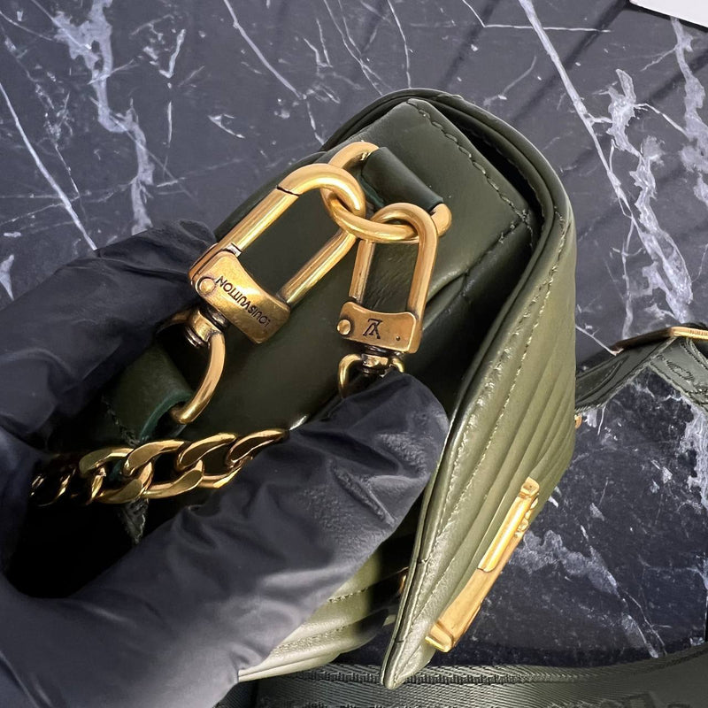 Louis Vuitton Pochette New Wave