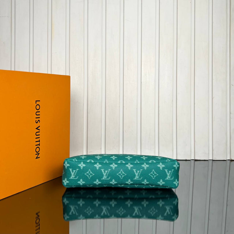 Louis Vuitton Pochette Voyage Souple Pouch