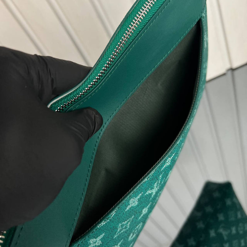 Louis Vuitton Pochette Voyage Souple Pouch