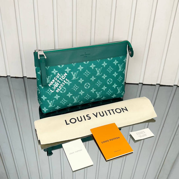 Louis Vuitton Pochette Voyage Souple Pouch
