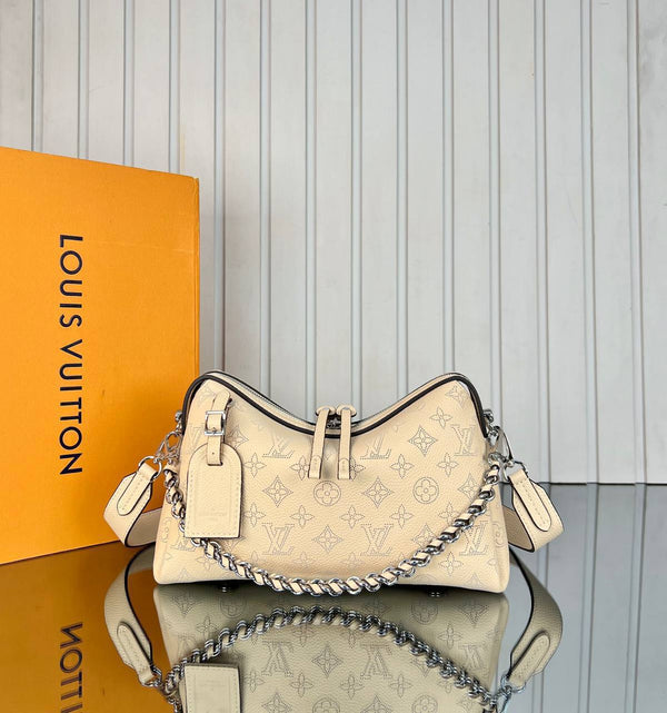Louis Vuitton Mahina Hand It All PM