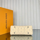 Louis Vuitton Mahina Hand It All PM