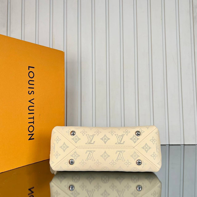 Louis Vuitton Mahina Hand It All PM