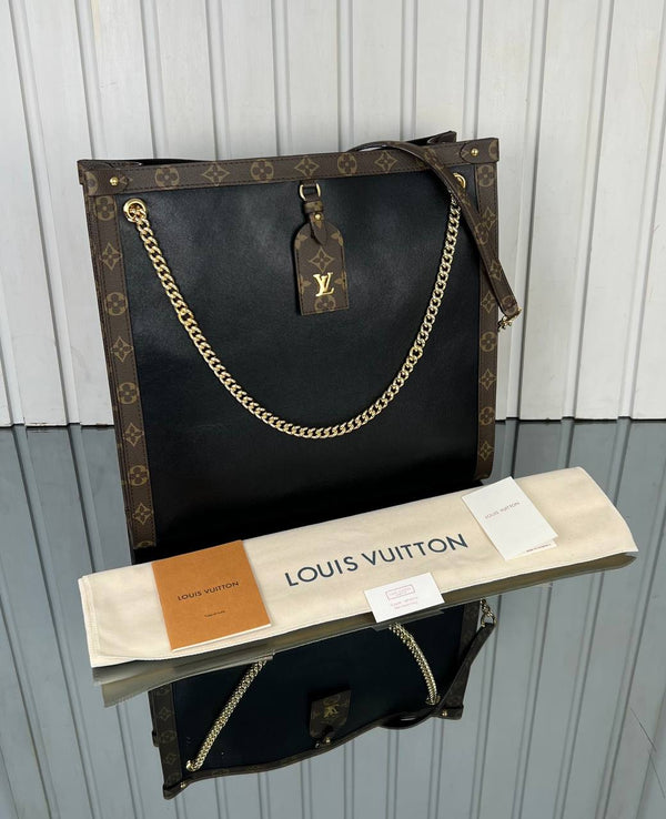 Louis Vuitton Nova MM Bag