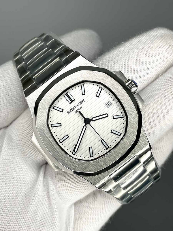 Patek Philippe Nautilus 5711 White