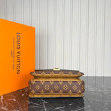 Louis Vuitton Metis Pochette Bag
