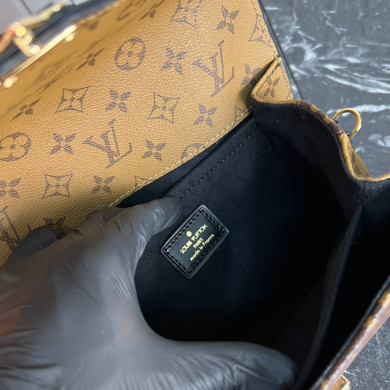 Louis Vuitton Metis Pochette Bag