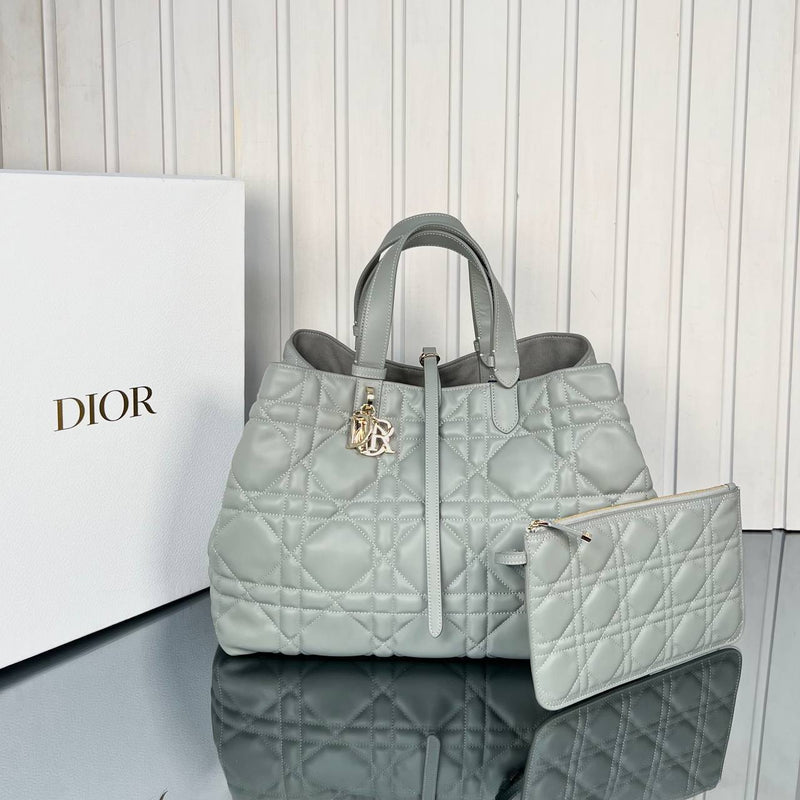 Christian Dior Toujours Large