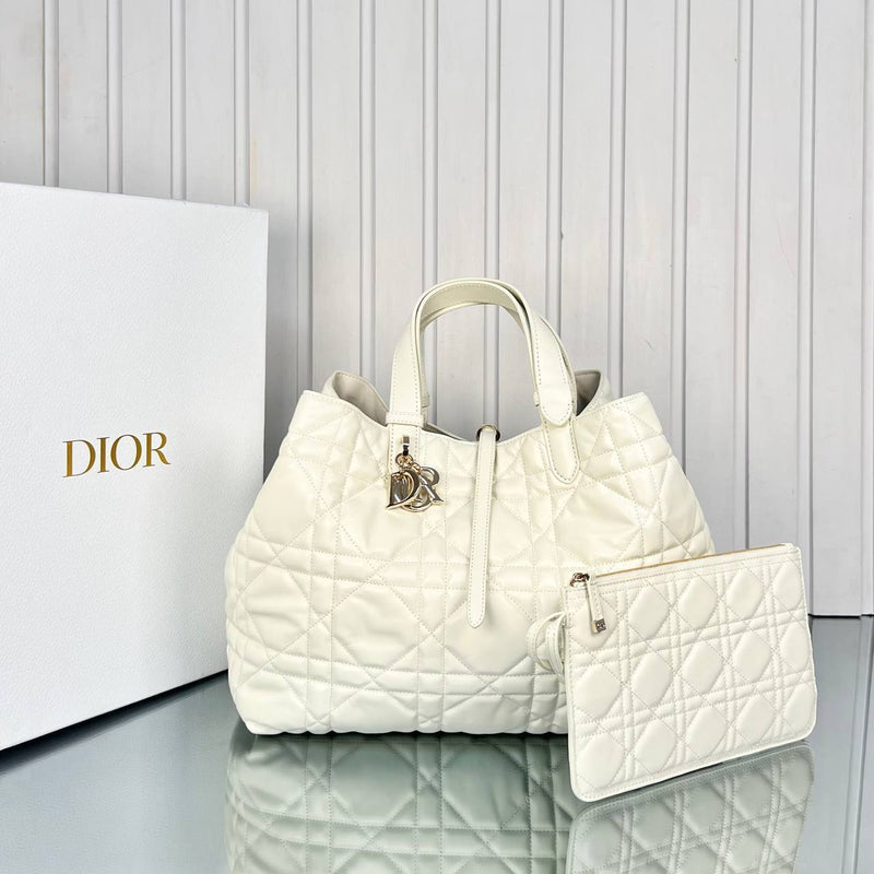 Christian Dior Toujours Large