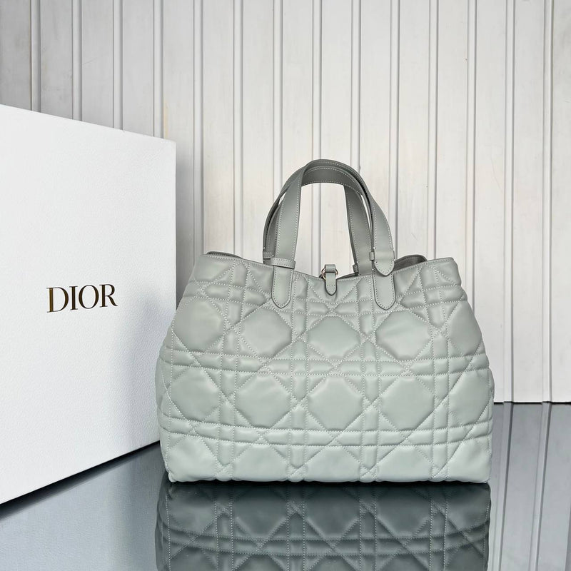 Christian Dior Toujours Large