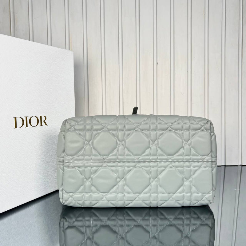 Christian Dior Toujours Large