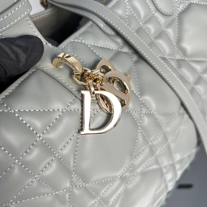 Christian Dior Toujours Large
