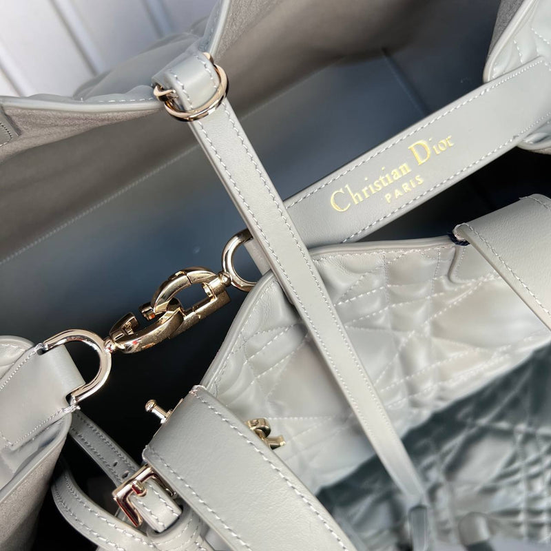 Christian Dior Toujours Large