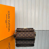 Louis Vuitton Pochette Metis East West