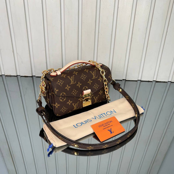 Louis Vuitton Pochette Metis East West