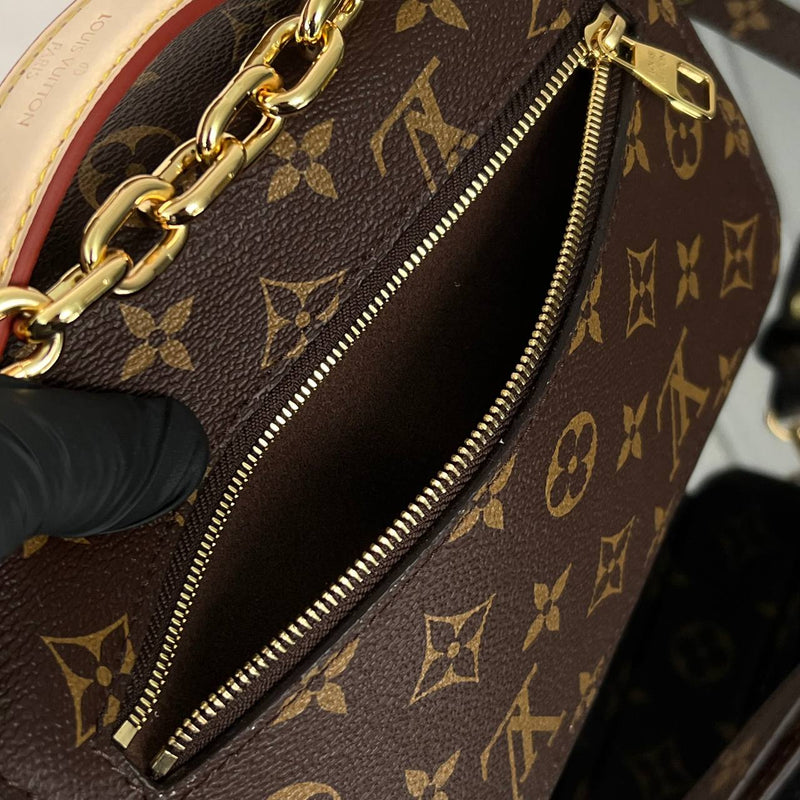 Louis Vuitton Pochette Metis East West