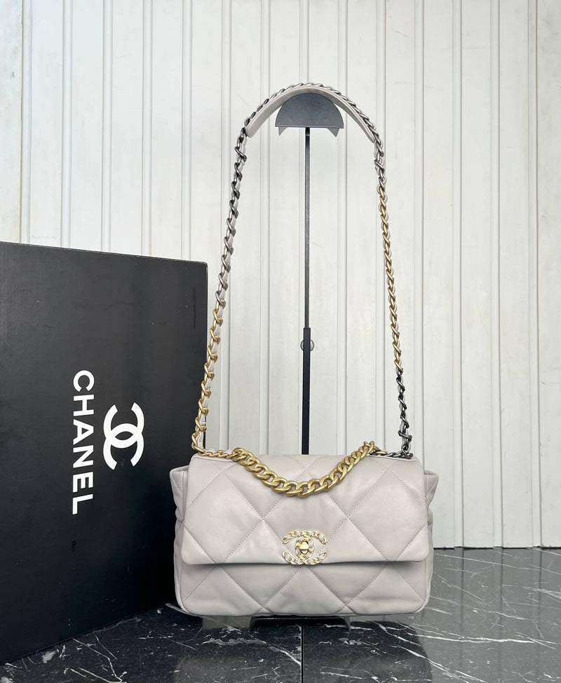 Chanel 19 Bag Medium
