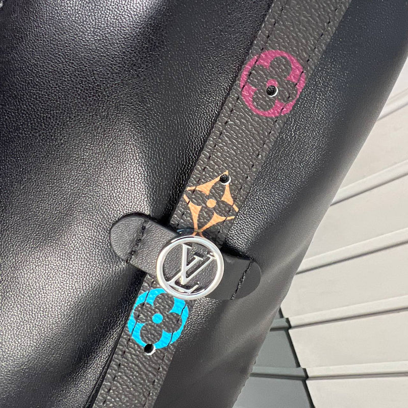 Louis Vuitton CarryAll Vibe MM