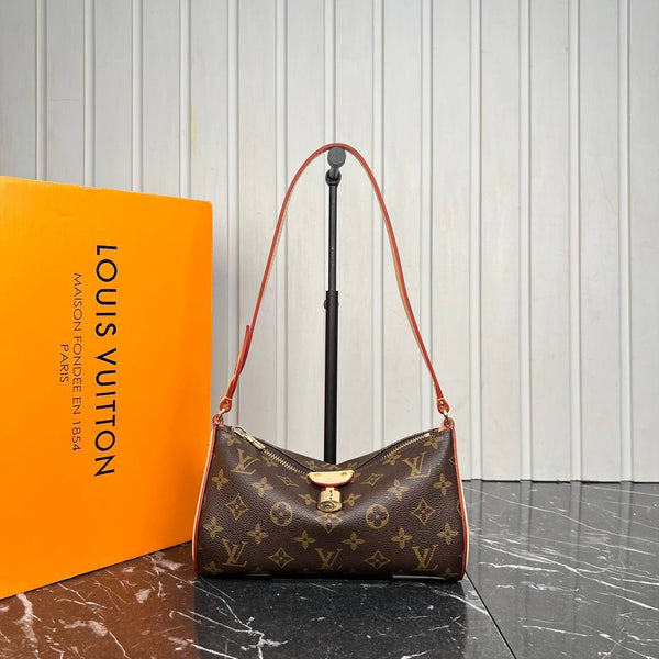 Louis Vuitton Pochette Triette