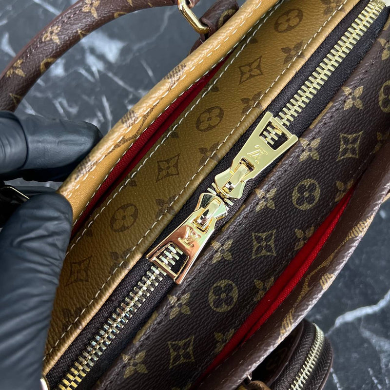 Louis Vuitton OnTheGo East West