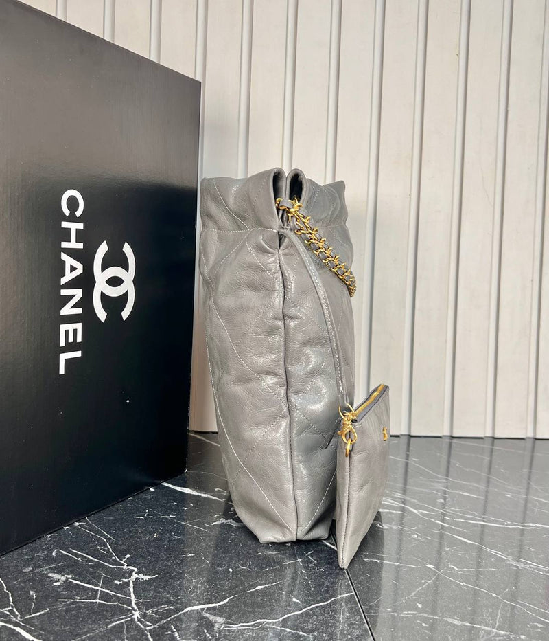 Chanel 22 Handbag