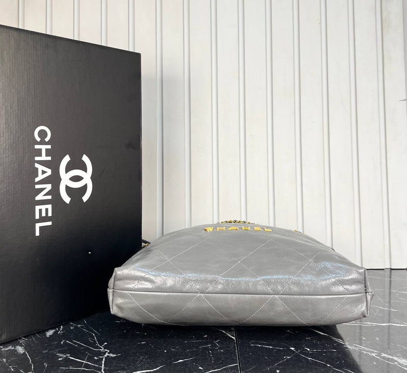 Chanel 22 Handbag