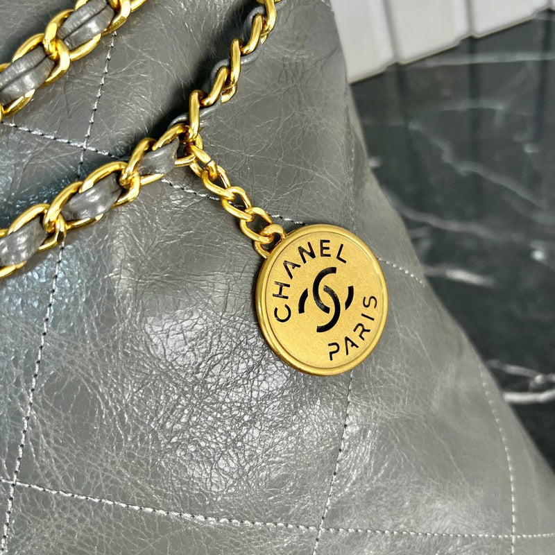 Chanel 22 Handbag