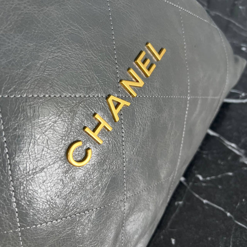Chanel 22 Handbag