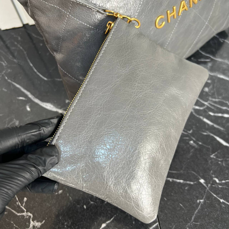Chanel 22 Handbag