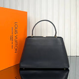 Louis Vuitton Capucines Souple GM