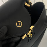 Louis Vuitton Capucines Souple GM