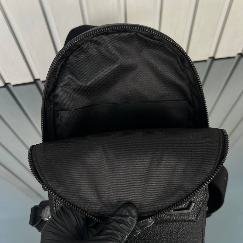 Louis Vuitton Pilot Slingbag