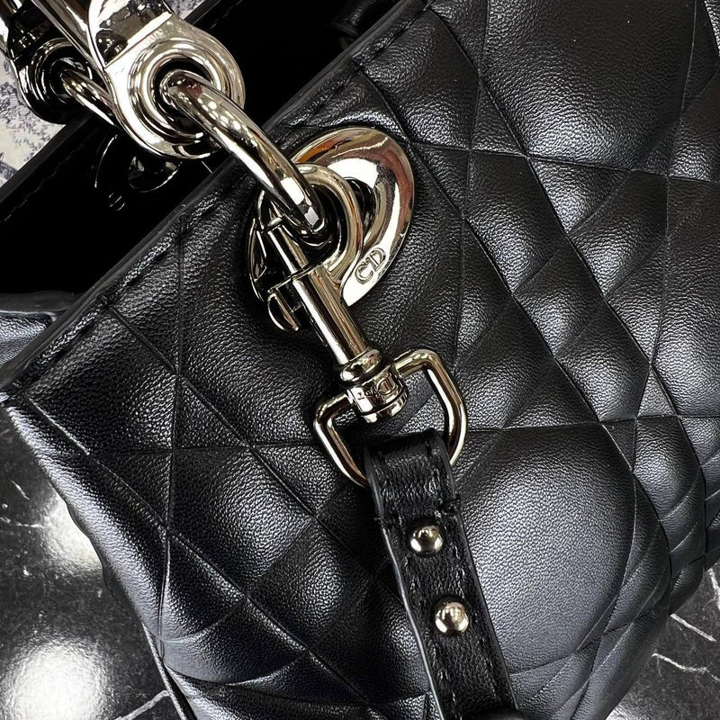 Christian Dior The Lady 95.22 Medium