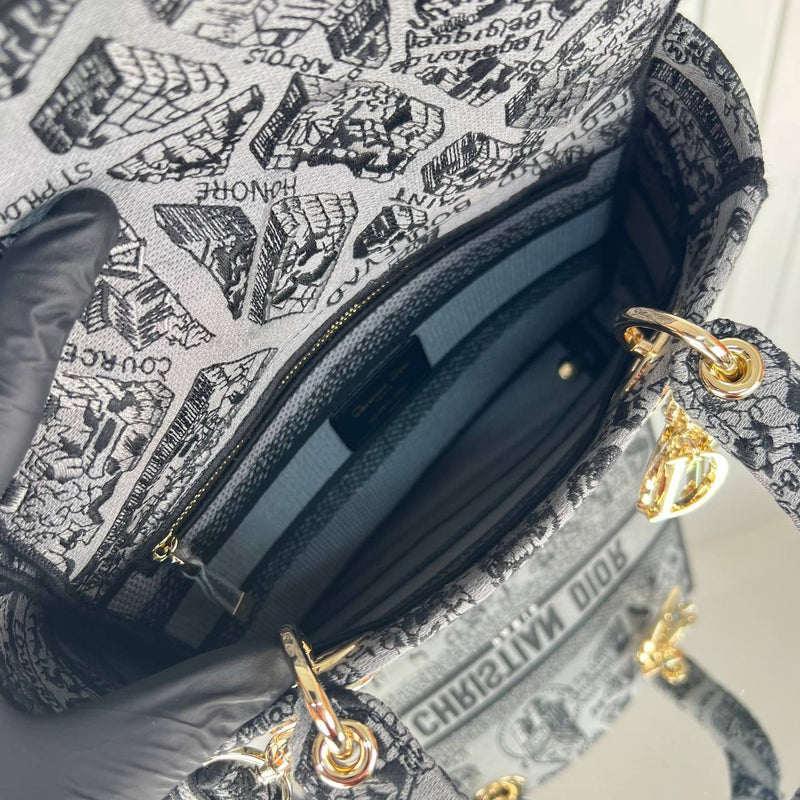 Christian Dior Lady Dior Bag Medium