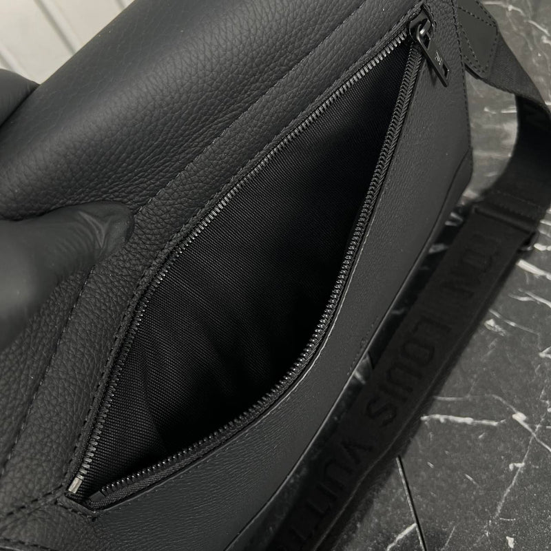 Louis Vuitton Takeoff Messenger Bag
