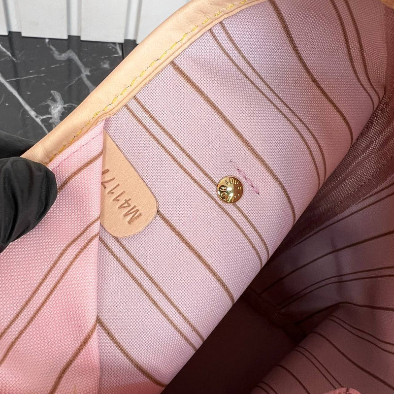 Louis Vuitton Neverfull Medium