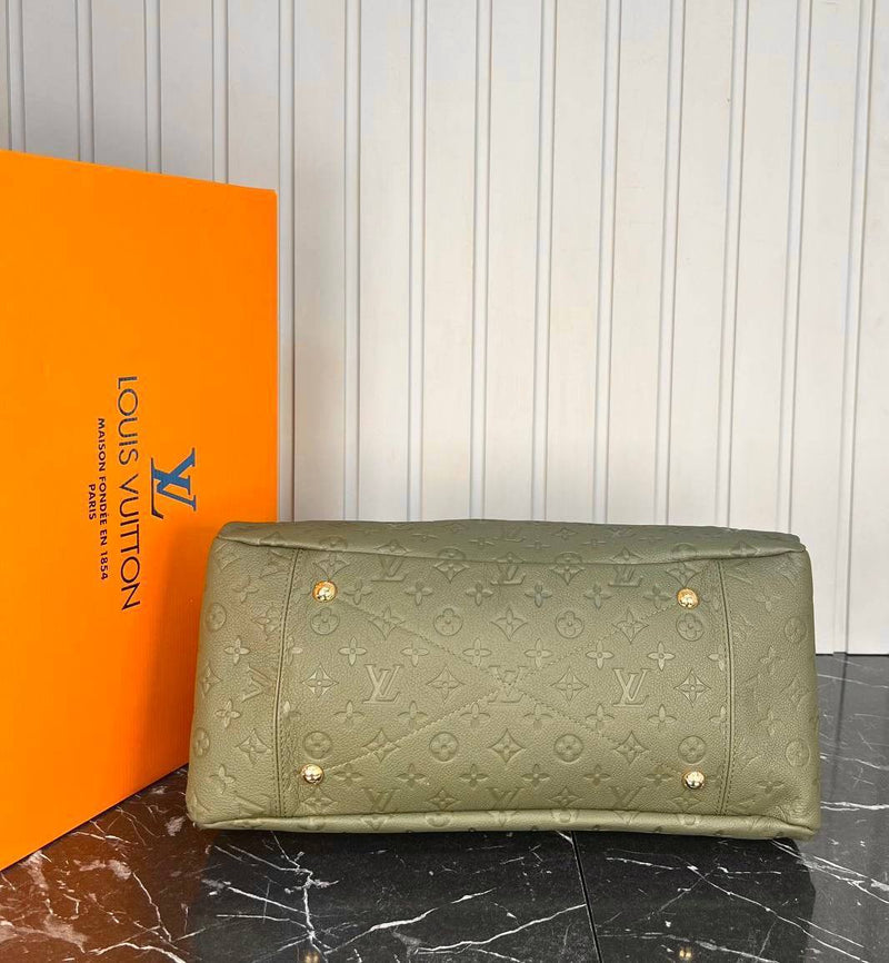 Louis Vuitton Artsy MM Empreinte Bag