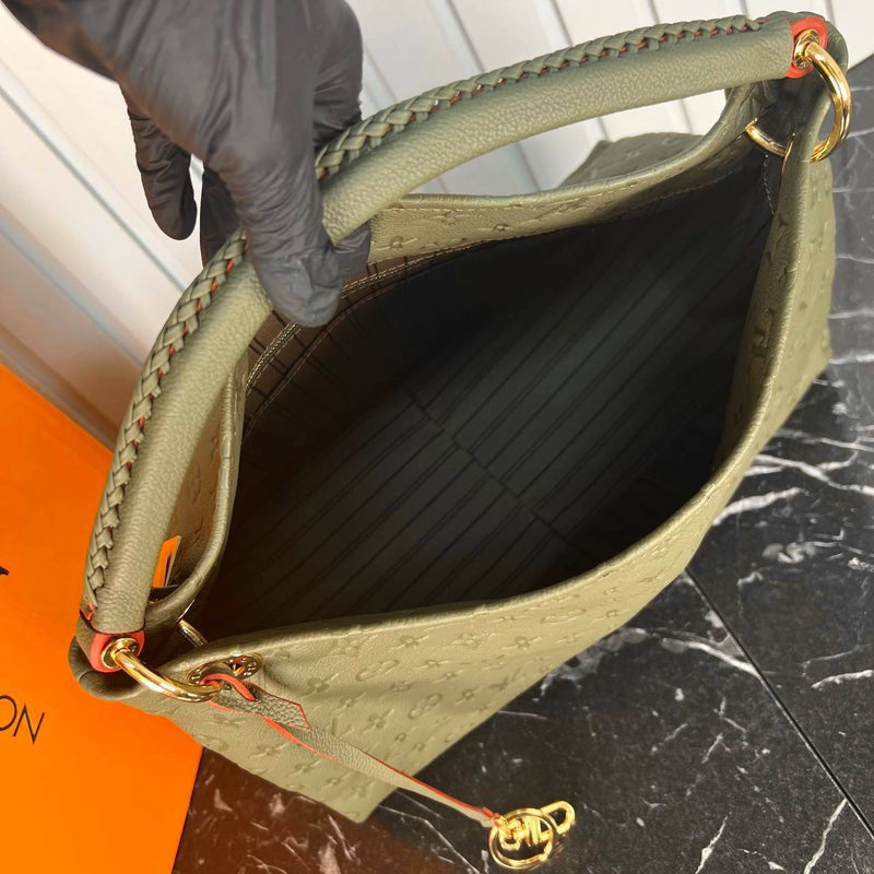 Louis Vuitton Artsy MM Empreinte Bag