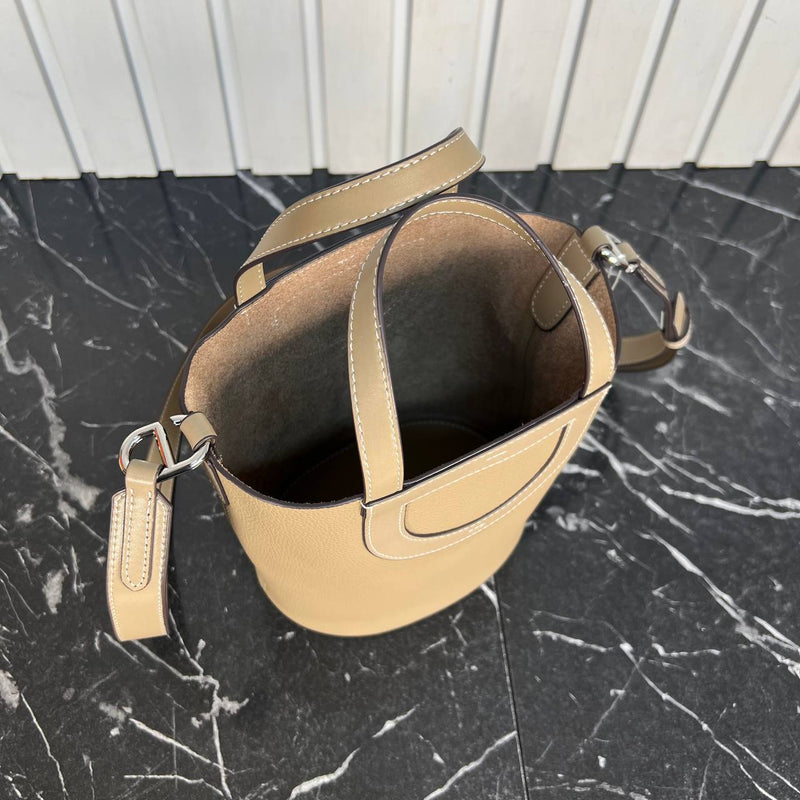 Hermes In-The-Loop 18 Bag